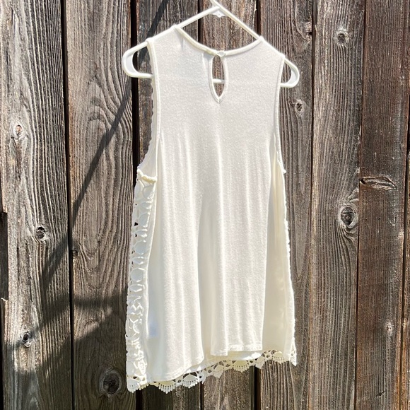 Live to be spoiled cream lace top size medium - Picture 10 of 10